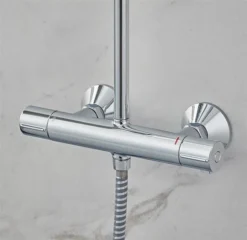 Hansgrohe Vernis Blend Showerpipe 200 Thermostatic Shower Mixer - Chrome