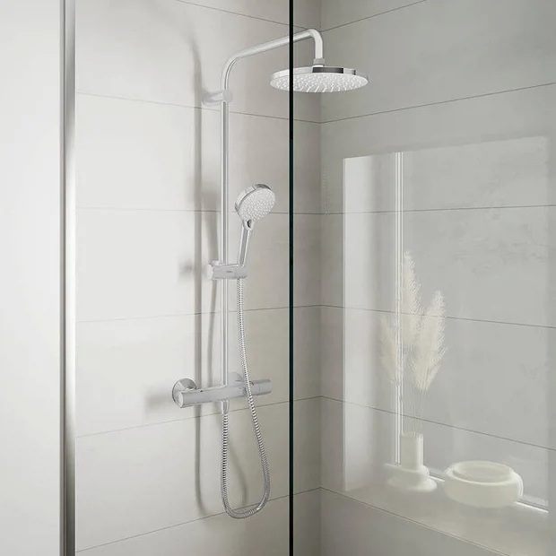 Hansgrohe Vernis Blend Showerpipe 200 Thermostatic Shower Mixer - Chrome 5 Hansgrohe Vernis Blend Showerpipe 200 Thermostatic Shower Mixer - Chrome - Image 3