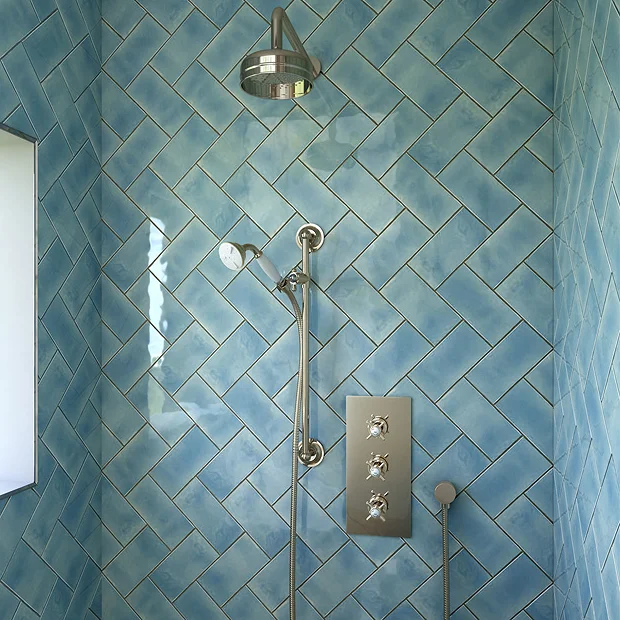 Heritage Dawlish Concealed Valve With 6" Fixed Head & Adjustable Riser - Vintage Gold 4 Heritage Dawlish Concealed Valve With 6" Fixed Head & Adjustable Riser - Vintage Gold - Image 2